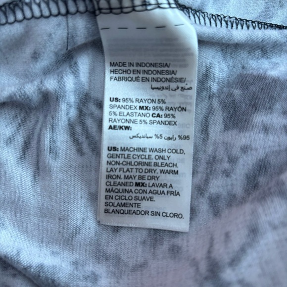 Chico’s Zenergy Stretchy Floral Print Blouse M - Picture 5 of 5